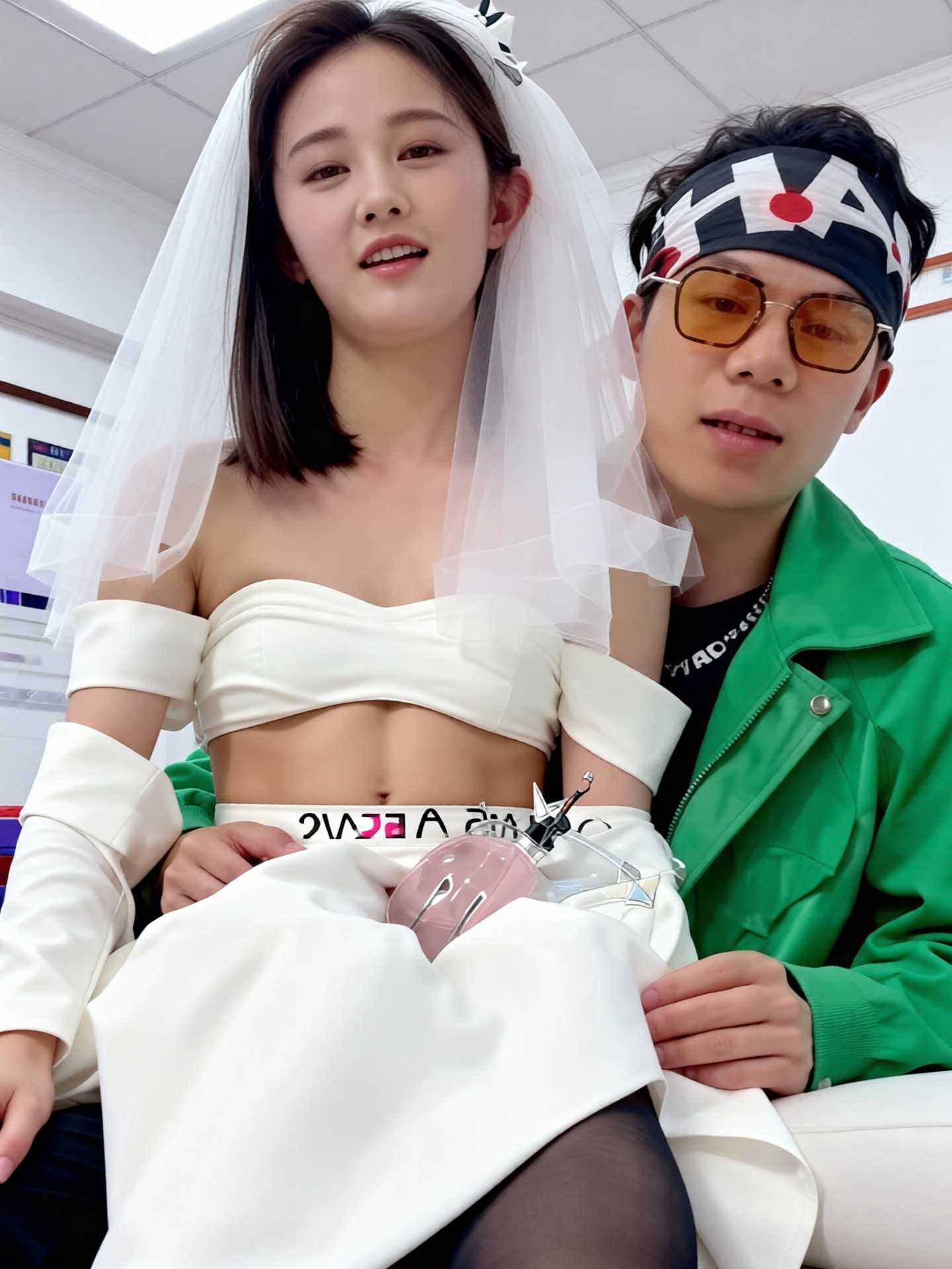 【AI换脸】AI换脸 李一桐 背着自己老公身穿婚纱被大屌猛男暴插淫叫口交调教视频流出